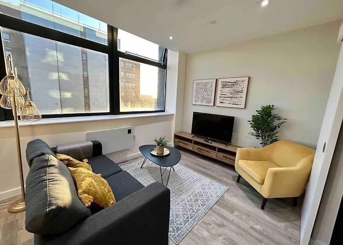 1 Bed Flat With View Of Old Trafford