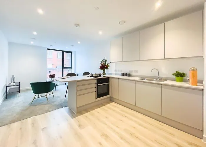 Central -1Br Free Parking-Cinema Room