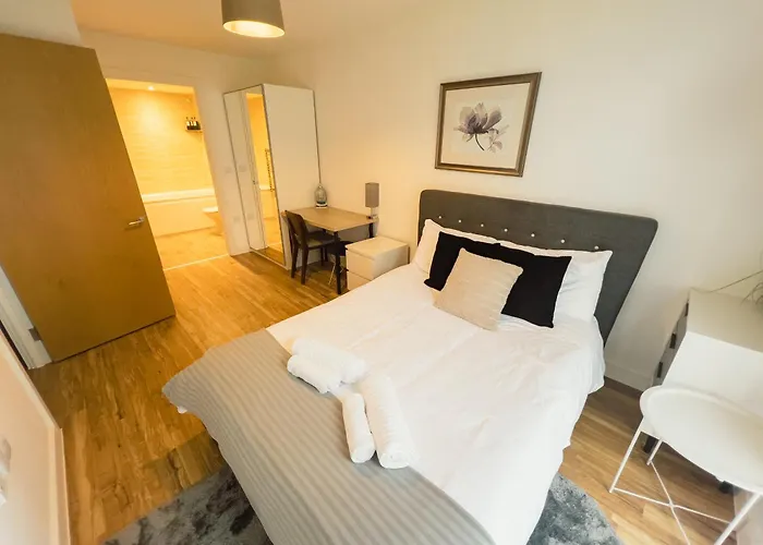 Manchester Waterside Retreat